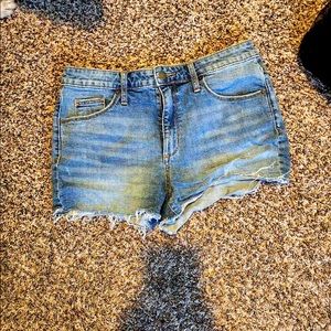Universal threads cut off Jean shorts